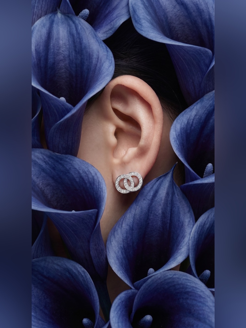 Silver Interlocking Circle Zirconia Stud Earrings